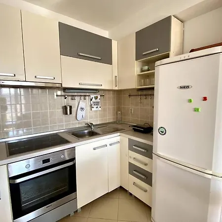 Matea's 800 M To Center Free Parking Apartament *